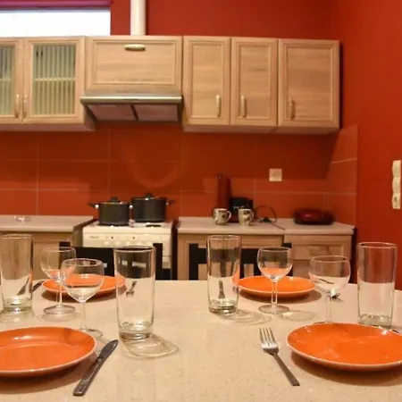 Colourful Apartment In Athenscity 1Min From Subway Exterior photo