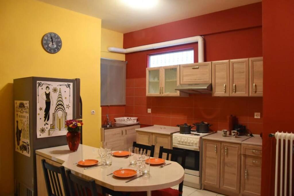 Colourful In Athenscity 1min From Subway Atenas